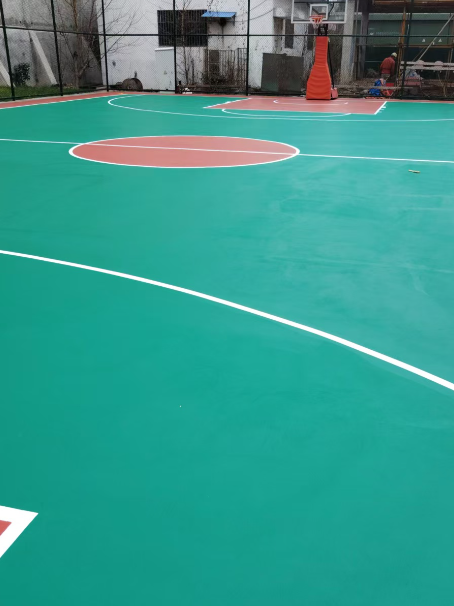 苍溪 球场长期使用易出现地面开裂